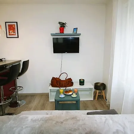 펜션 Nice Little House In A Quiet Area Near The Beach 르아브르