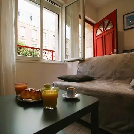 펜션 Nice Little House In A Quiet Area Near The Beach 르아브르